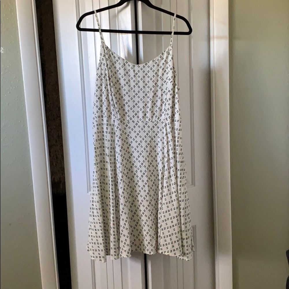 White with black detailed summer dress